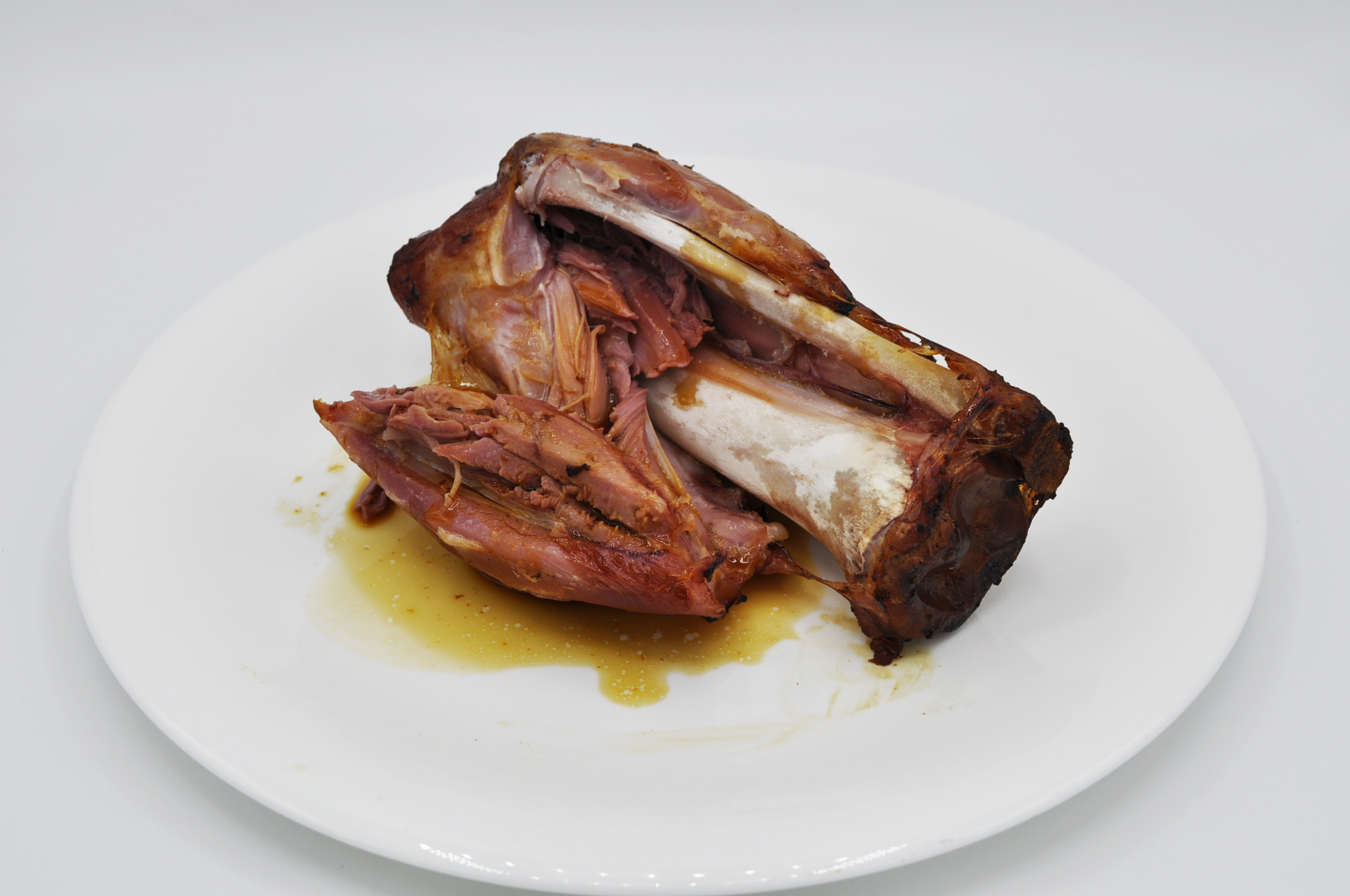 Codillo cocinado con ingredientes deshidratados para quinta gama