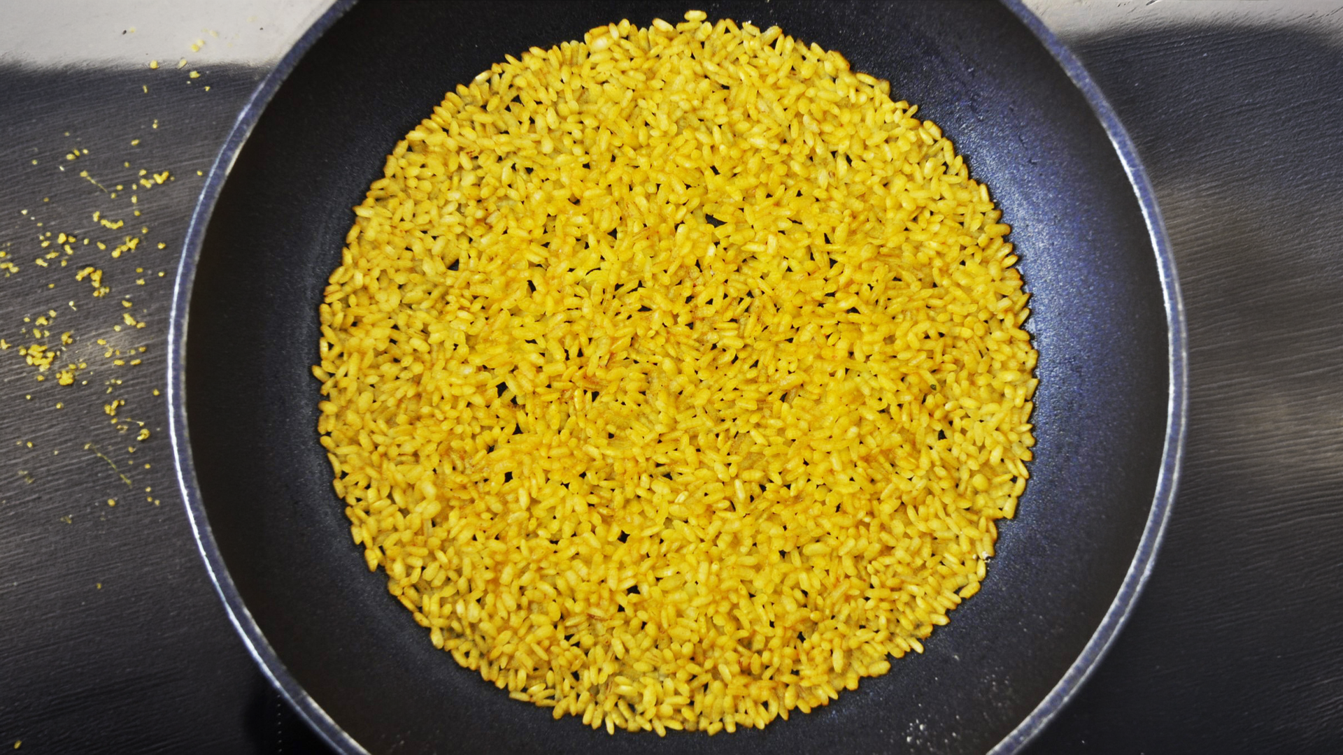 un arroz sazonado con el sazonador paella de HELA